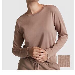 NWT PINK Victoria’s Secret 
Cotton Long-Sleeve T-Shirt